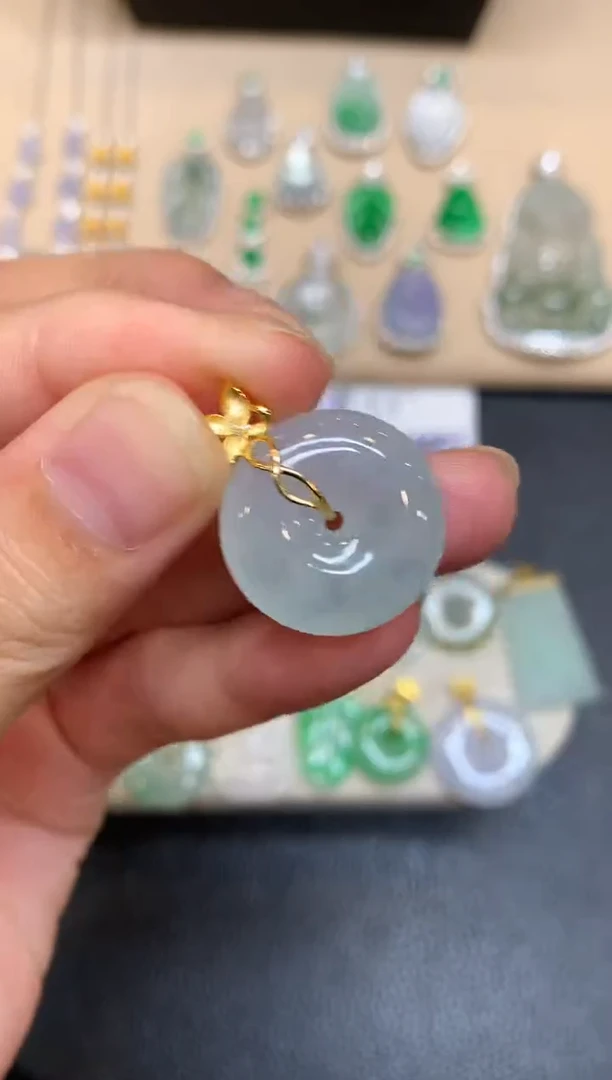 颈饰18K金镶嵌翡翠平安扣【无服务费【48小时鉴赏期】