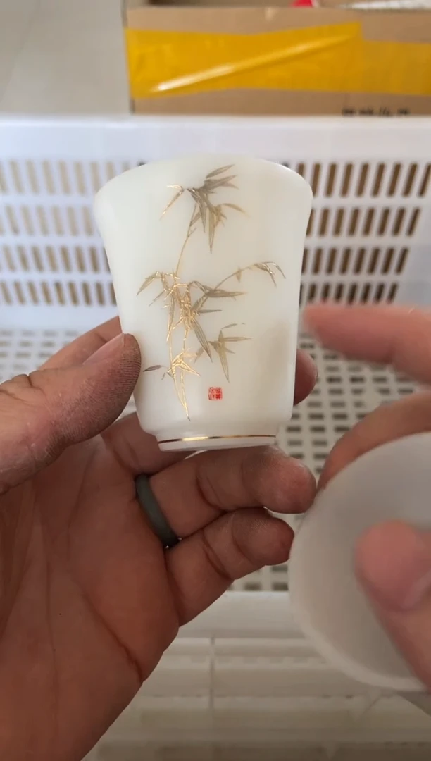 杯无运费险有瑕疵的摄影的产品有使用过的痕迹有点脏介意勿拍