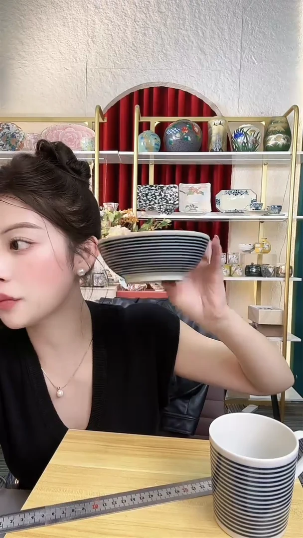 盘进口蓝驹14cm钵一个