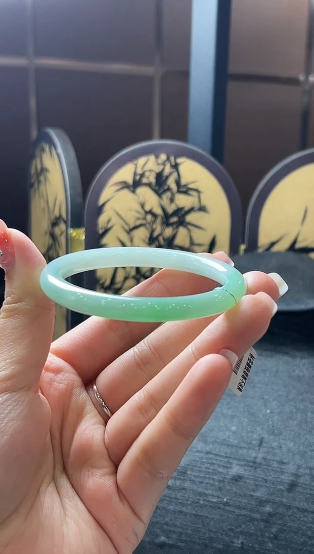 【闪购商品】翡翠手镯未镶嵌翡翠手镯（54）