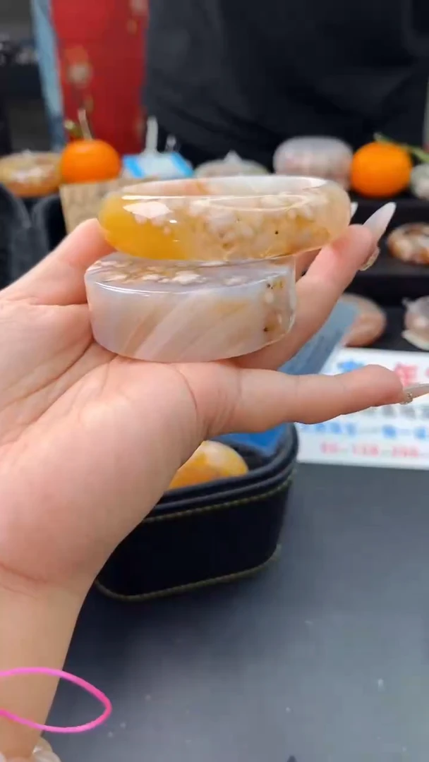 【闪购商品】石英质玉手镯未镶嵌赠送镯心（63圈口）