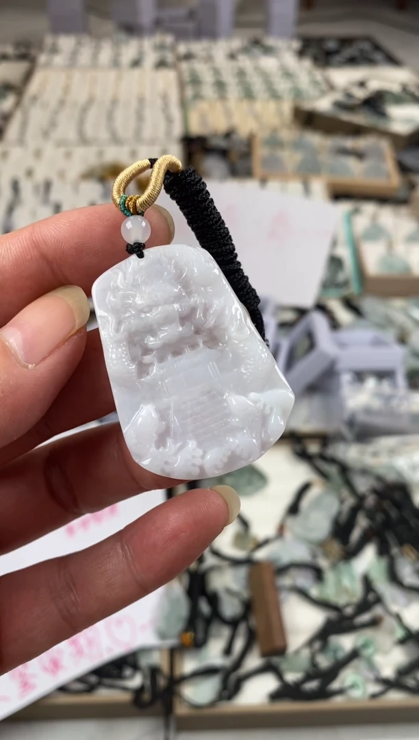 吊坠(赠链)未镶嵌翡翠8/29/     6