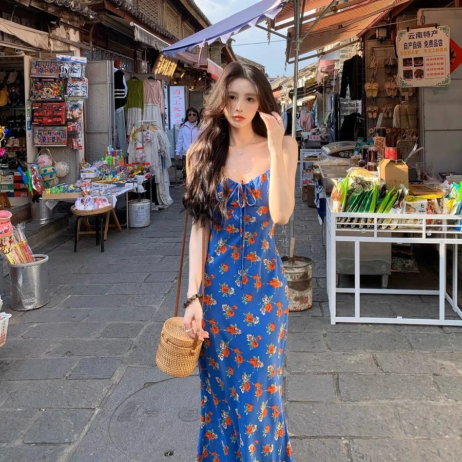 一颗甜桃yikett炙热蔷薇吊带印花收腰显瘦连衣裙女夏季长裙