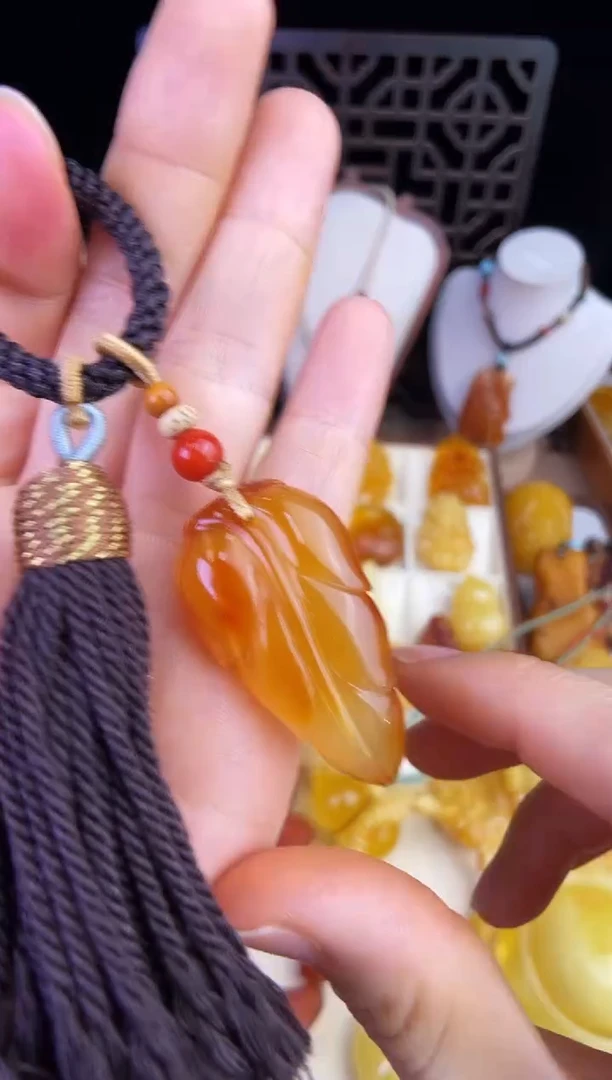 未镶嵌琥珀珠宝奇石柒月