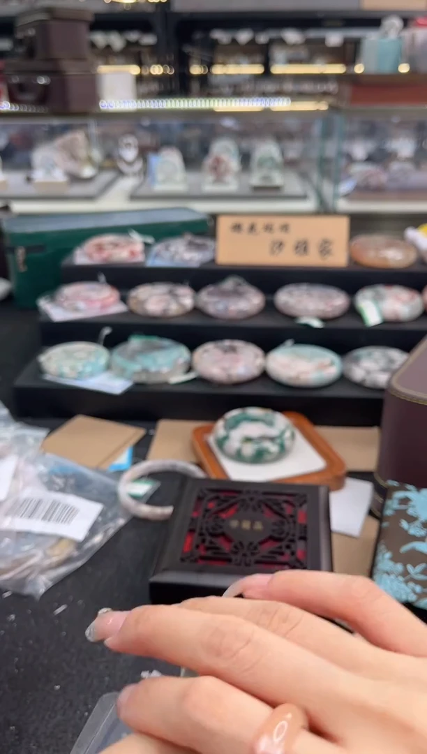 石英质玉手镯未镶嵌六*六圈口（赠品镯心）