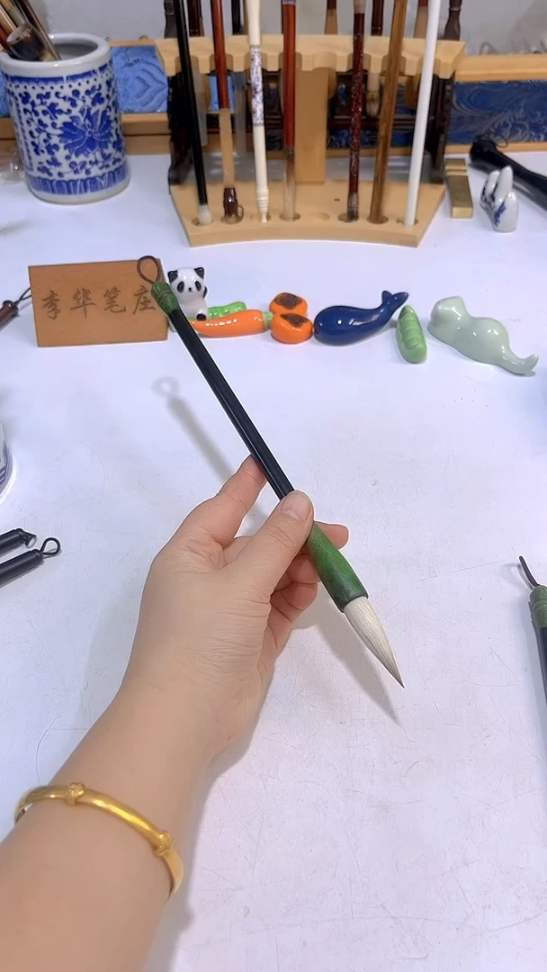 凤鸣   檀木杆兼毫毛笔1支