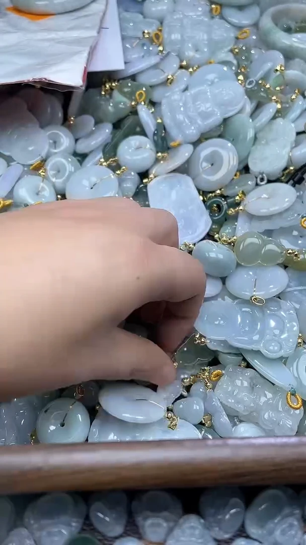 翡翠未镶嵌颈饰11111