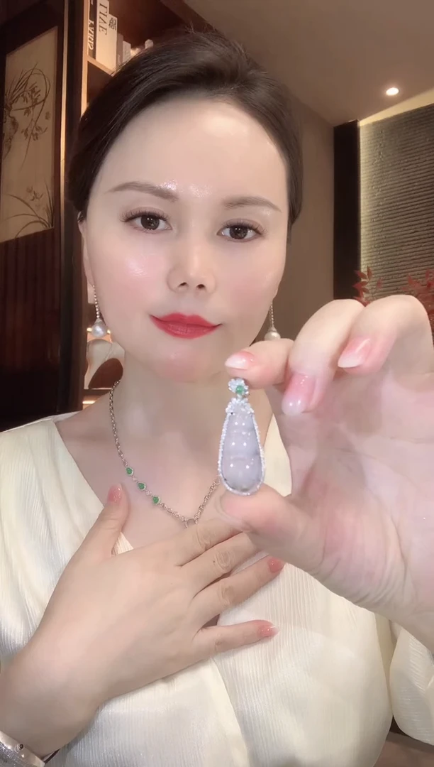 吊坠(不含链)18K金镶嵌翡翠A26  多样性发货一件
