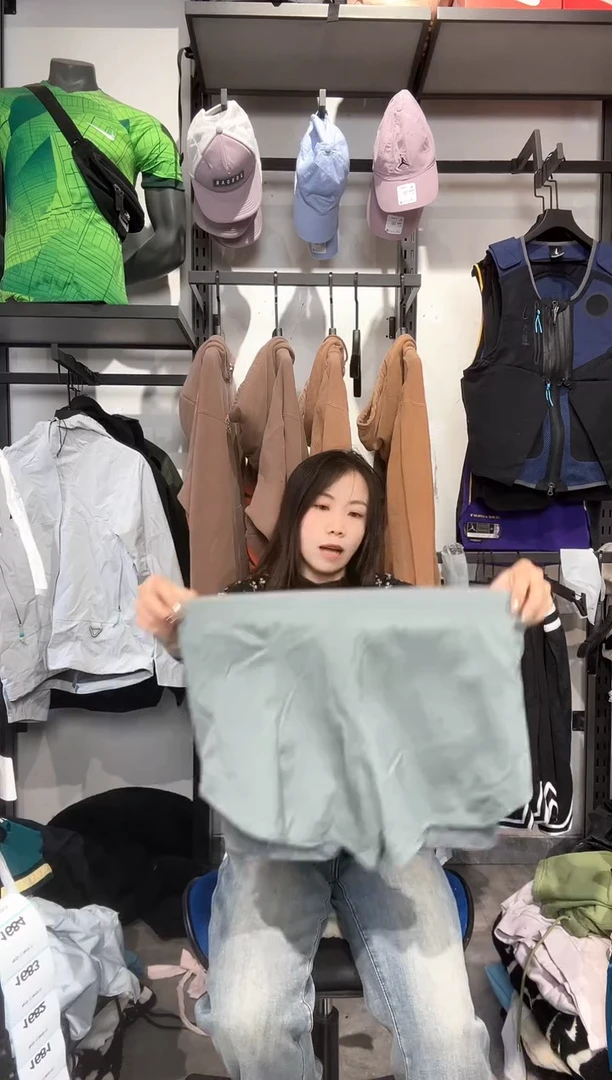 1677   编码 瑕疵款直播间过款为准 尺码