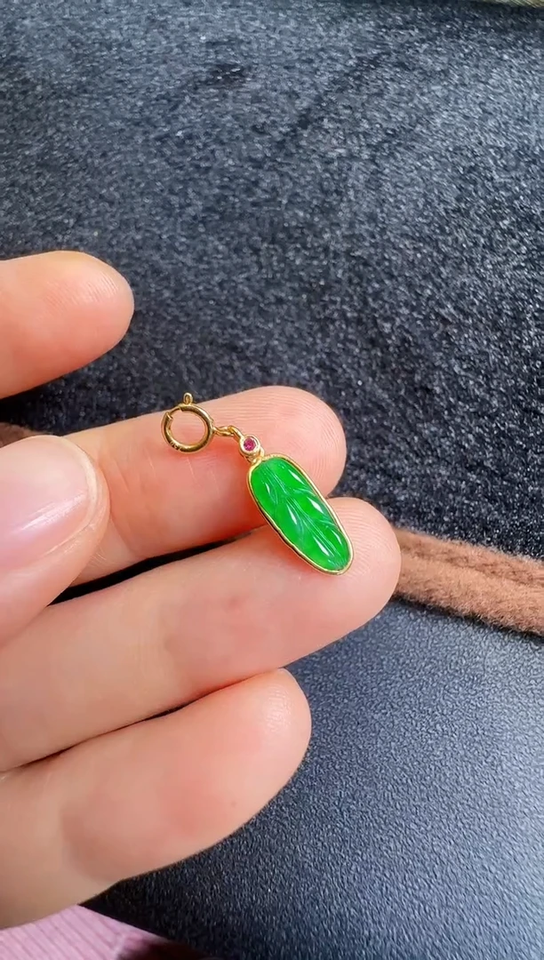 【闪购商品】翡翠颈饰18K金镶嵌00000799
