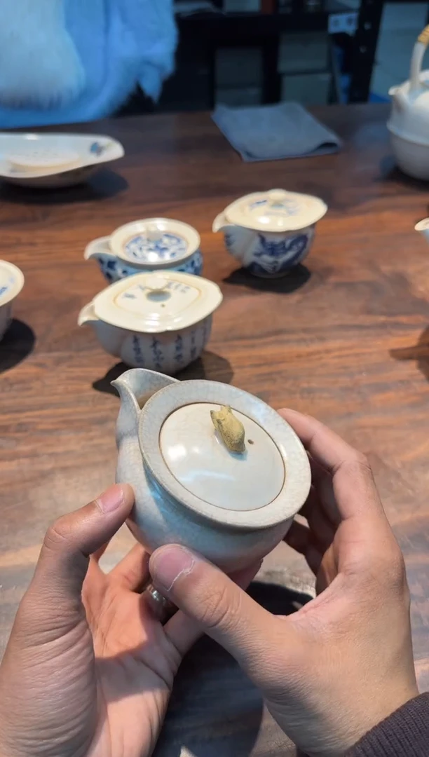 【闪购商品】霖松堂 草木灰釉 佛手宝瓶