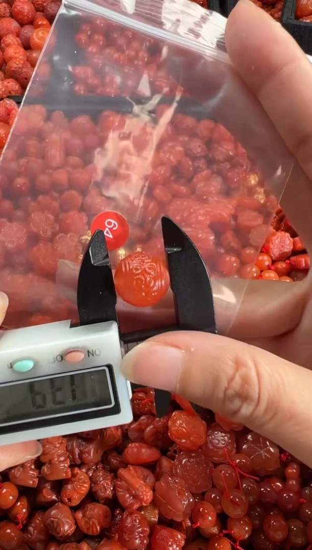 【闪购商品】南红玛瑙颈饰未镶嵌1