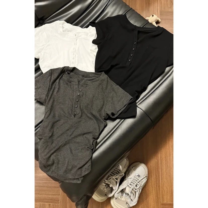 【纽扣打底T】夏季简约v领带纽扣显瘦修身简约百搭上衣