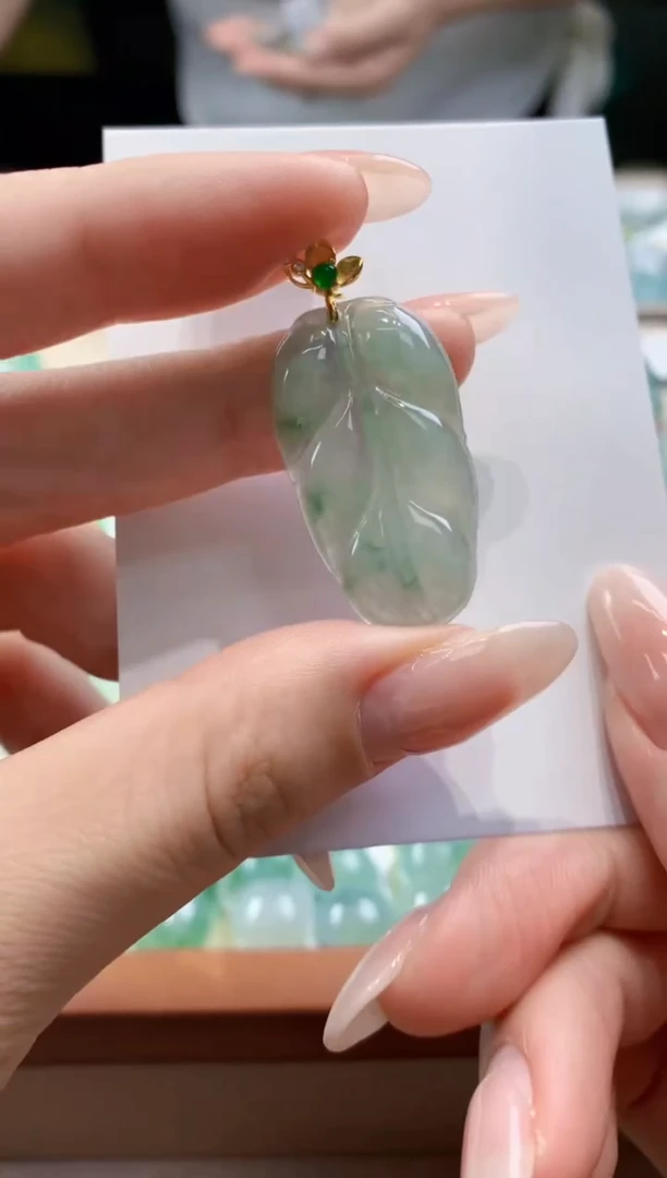 翡翠未镶嵌颈饰天然A货翡翠挂件