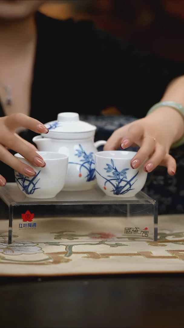 3头随手泡釉中彩兰花茶具
