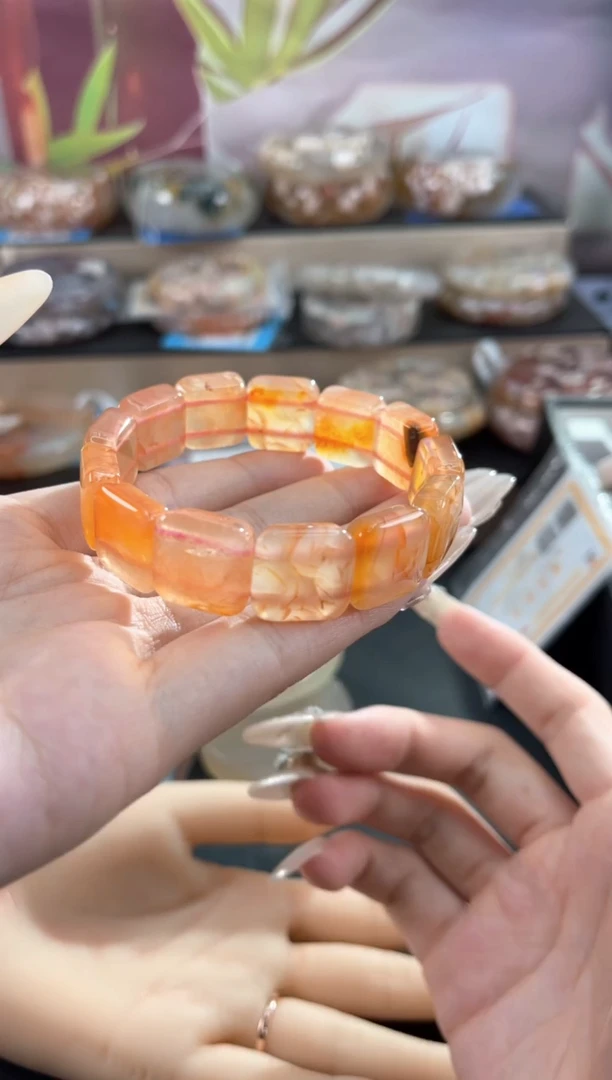 未镶嵌手镯石英质玉手牌