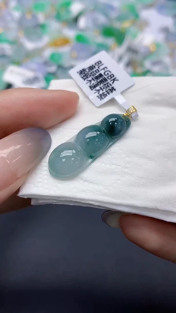 翡翠未镶嵌颈饰天然缅甸a货翡翠