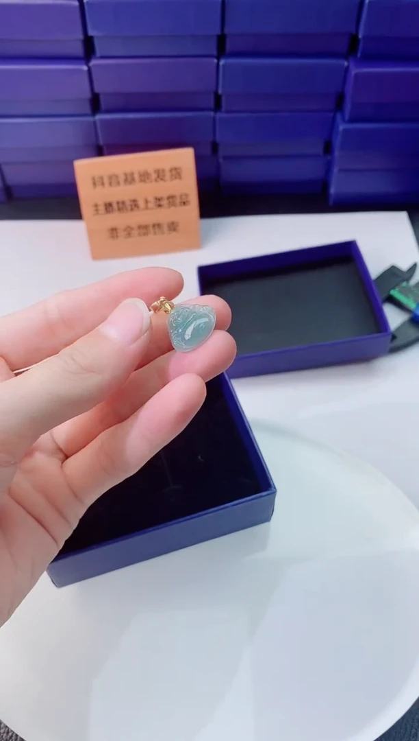 翡翠未镶嵌颈饰1111111111