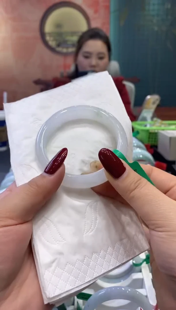 【闪购商品】翡翠手镯未镶嵌多人00010691