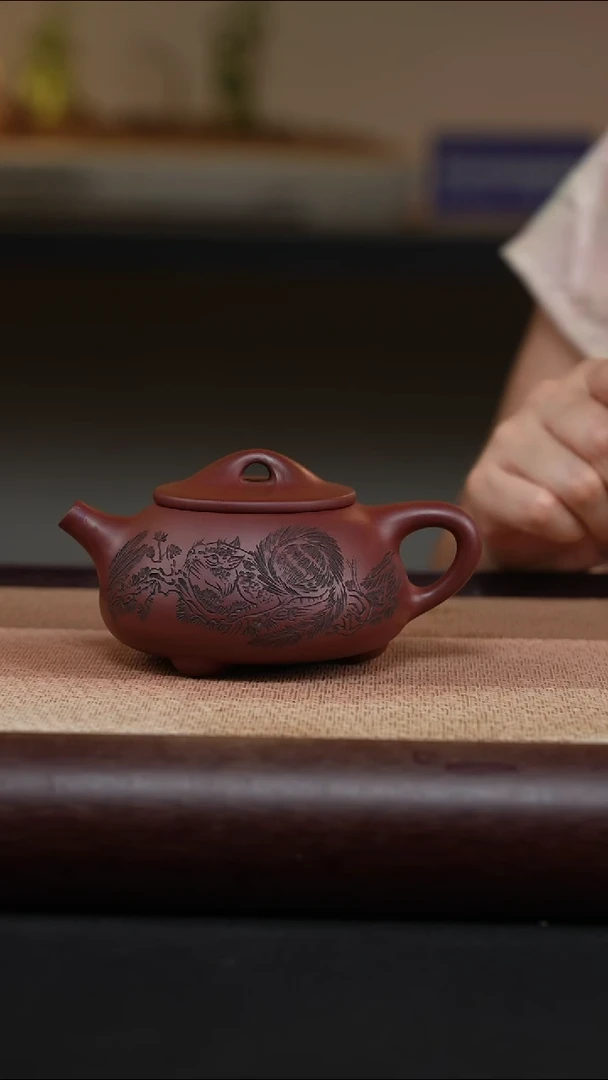 茶壶紫砂龙血砂松鼠石瓢MH-2028