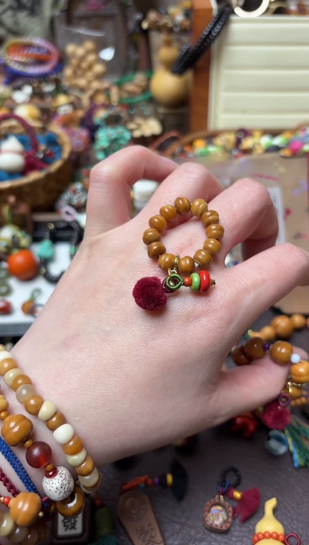 把件白玉菩提龙脊葫芦戒指