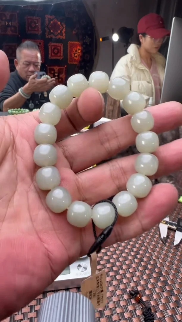 未镶嵌手串和田玉且末料近矿青白玉卡11*12老型手串