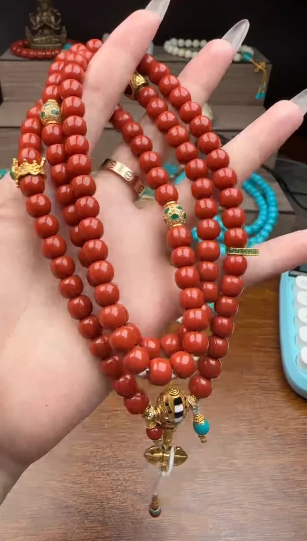 颈饰18K金镶嵌南红玛瑙1