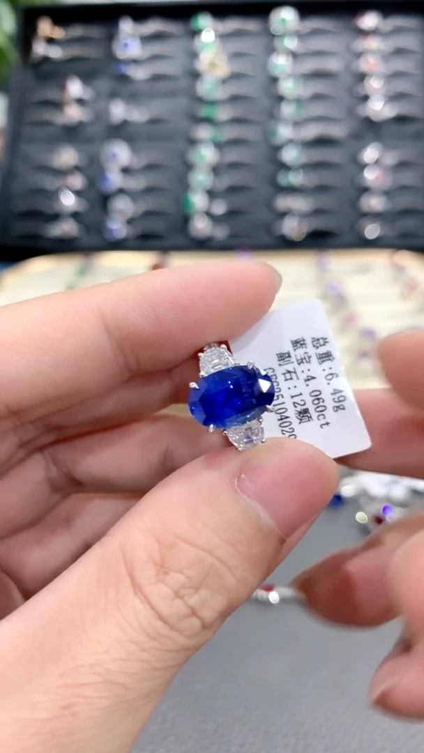 戒指蓝宝石18K金镶嵌·