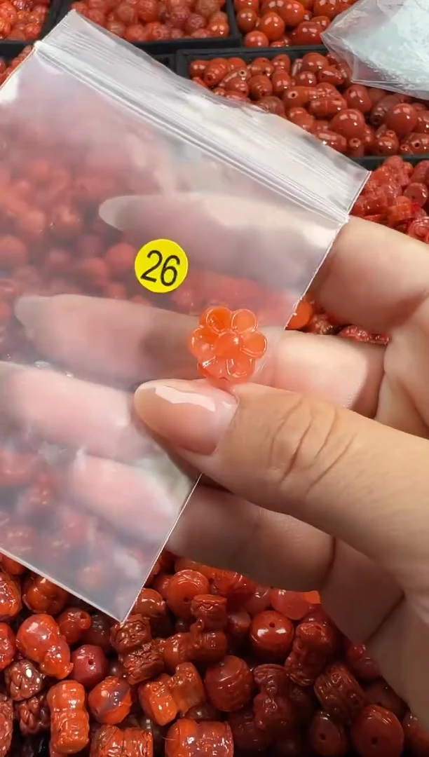 颈饰未镶嵌南红玛瑙1