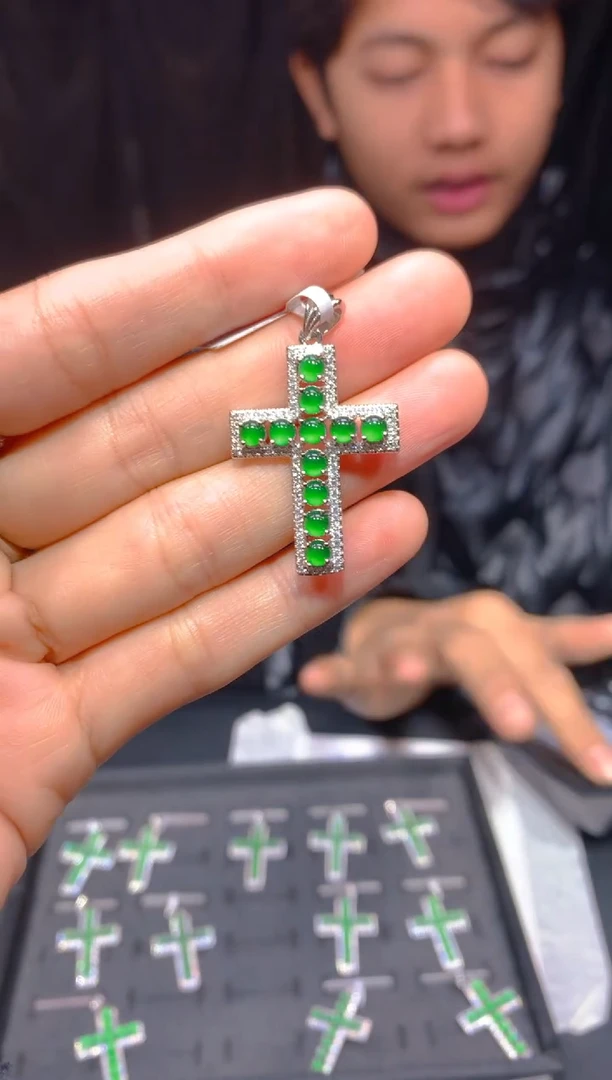 【闪购商品】定制翡翠未镶嵌50多样性发货（发其一）