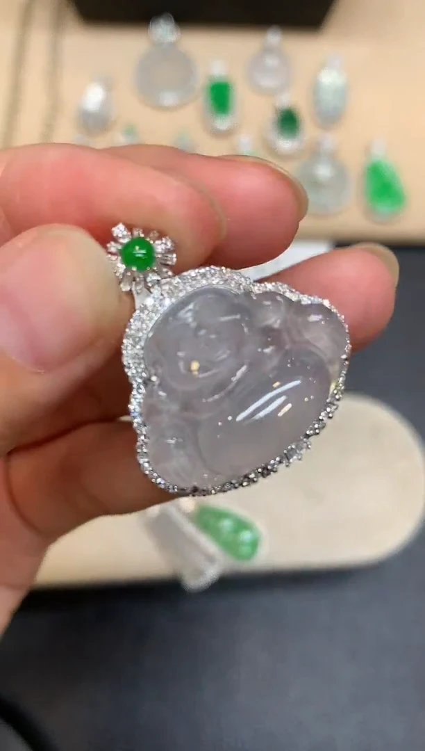 颈饰18K金镶嵌翡翠佛公【无服务费