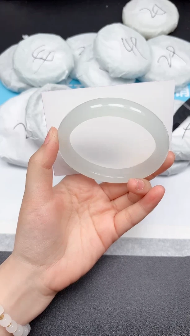 未镶嵌手镯石英质玉264-63.0