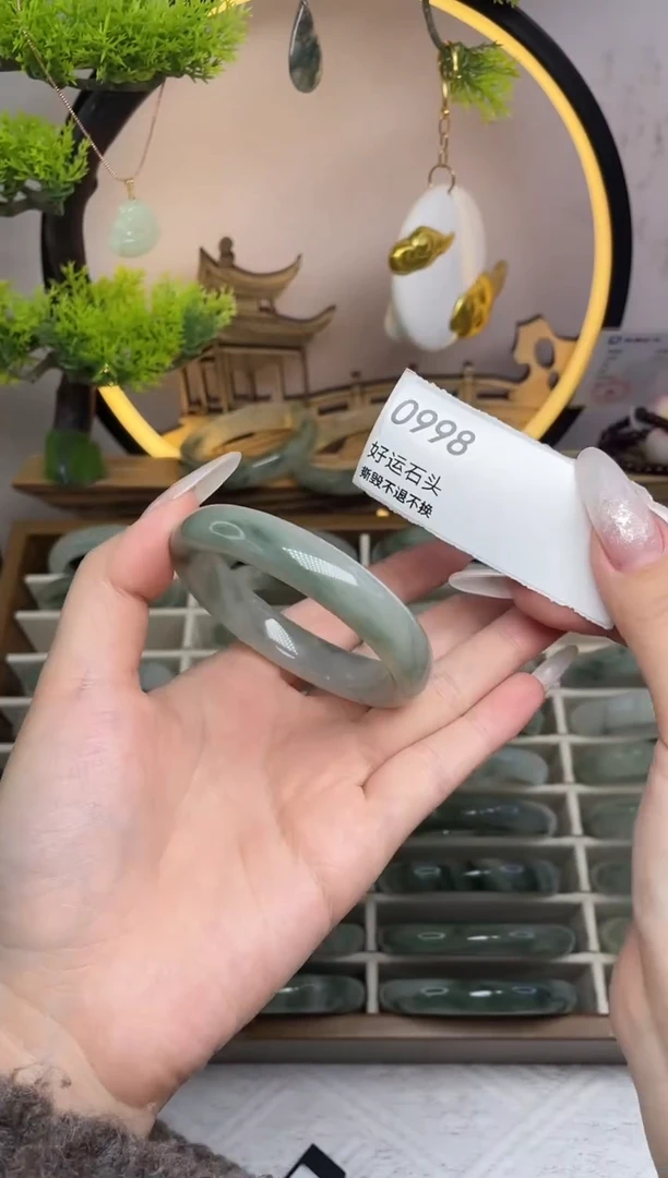 未镶嵌手镯石英质玉0998