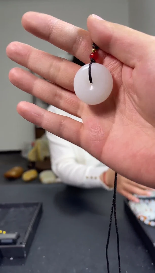 一级白平安扣挂件卡30