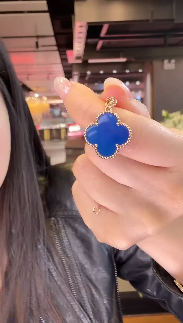 18K金镶嵌吊坠玛瑙/玉髓蓝花吊坠（不含链）