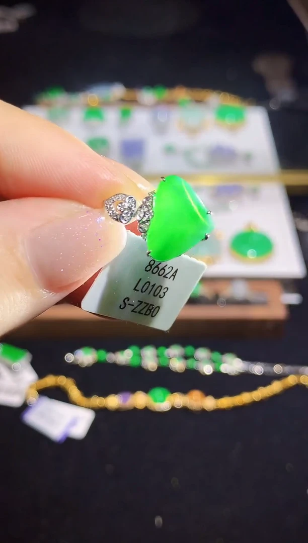 翡翠18K金镶嵌吊坠(不含链)L0103多样性发其一