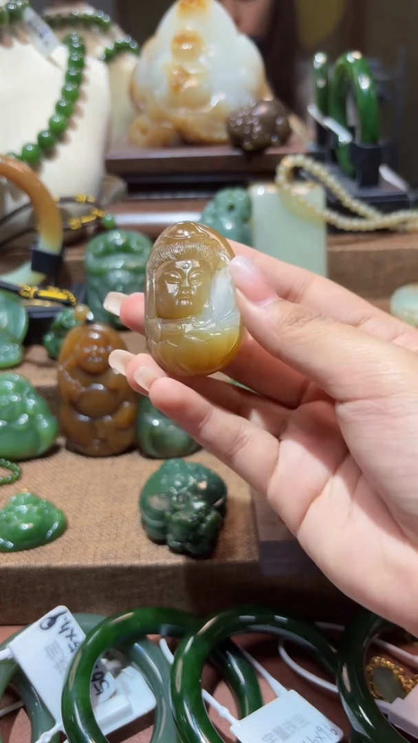 颈饰未镶嵌和田玉1