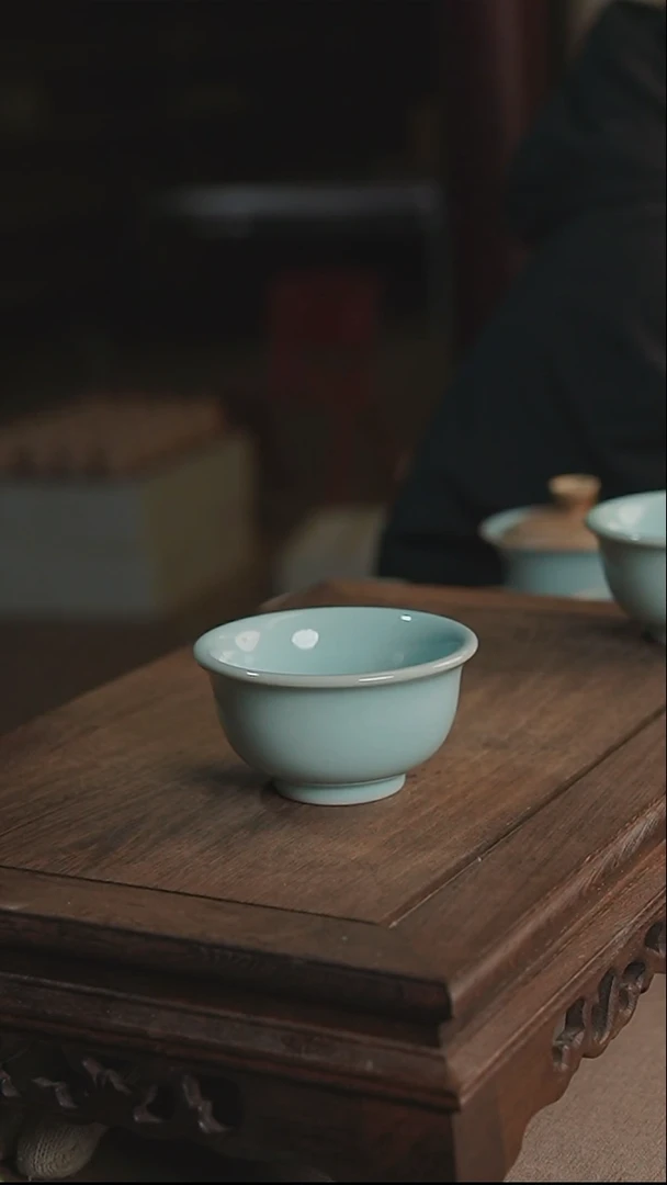 杯天青厚胎压手开片手工一级