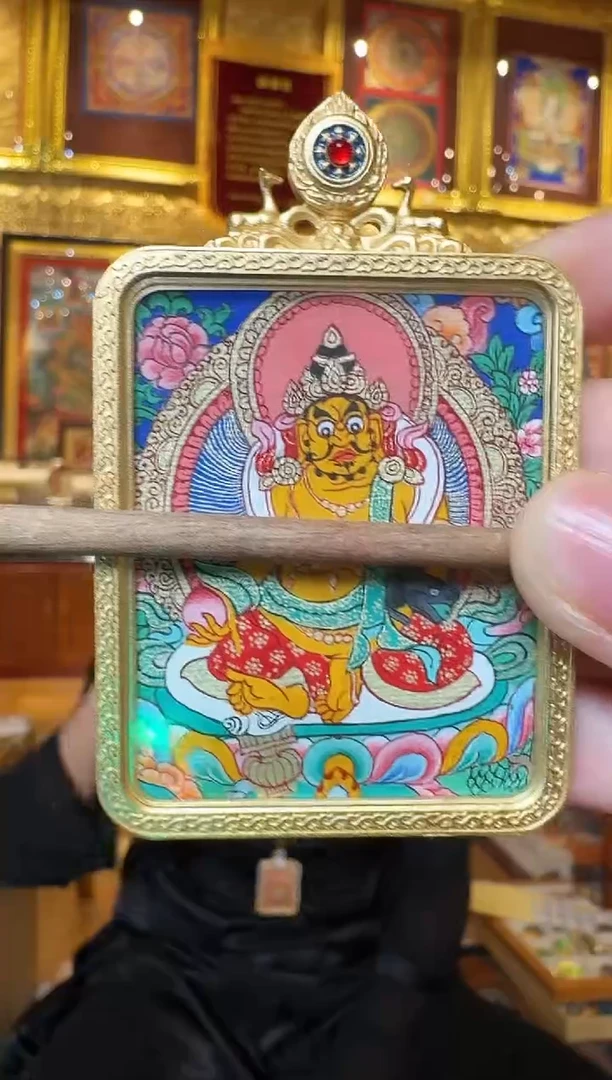 吊坠黄老师---热贡纯手绘
