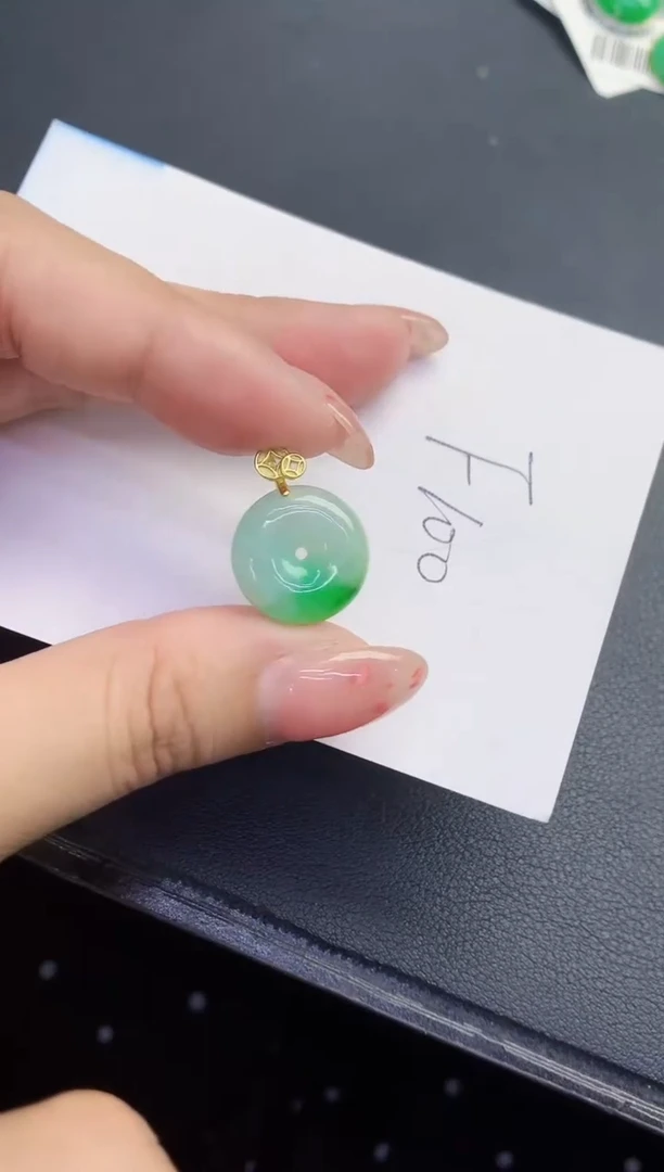 翡翠未镶嵌颈饰缅甸天然翡翠A货