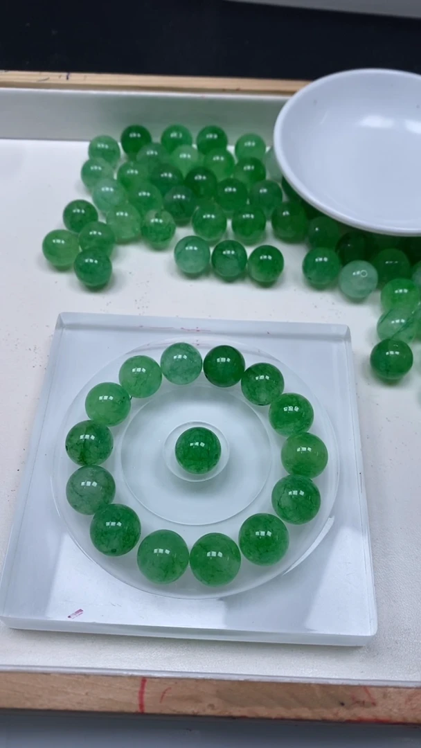 未镶嵌散珠碧玺E707 阳绿碧玺14mm3个8元