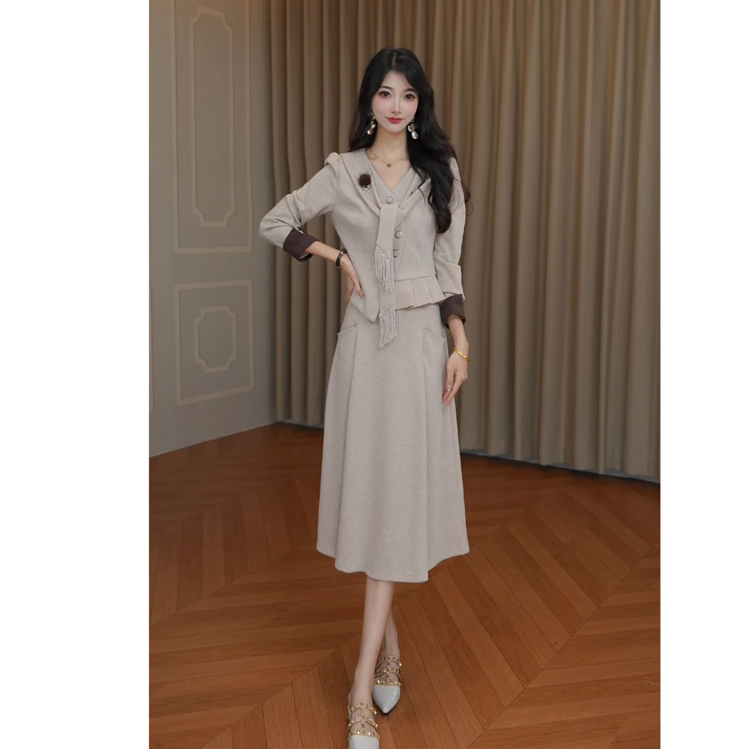 【两件套】春秋时尚女神洋气上衣宽松百搭显瘦减龄裙子套装QY0083