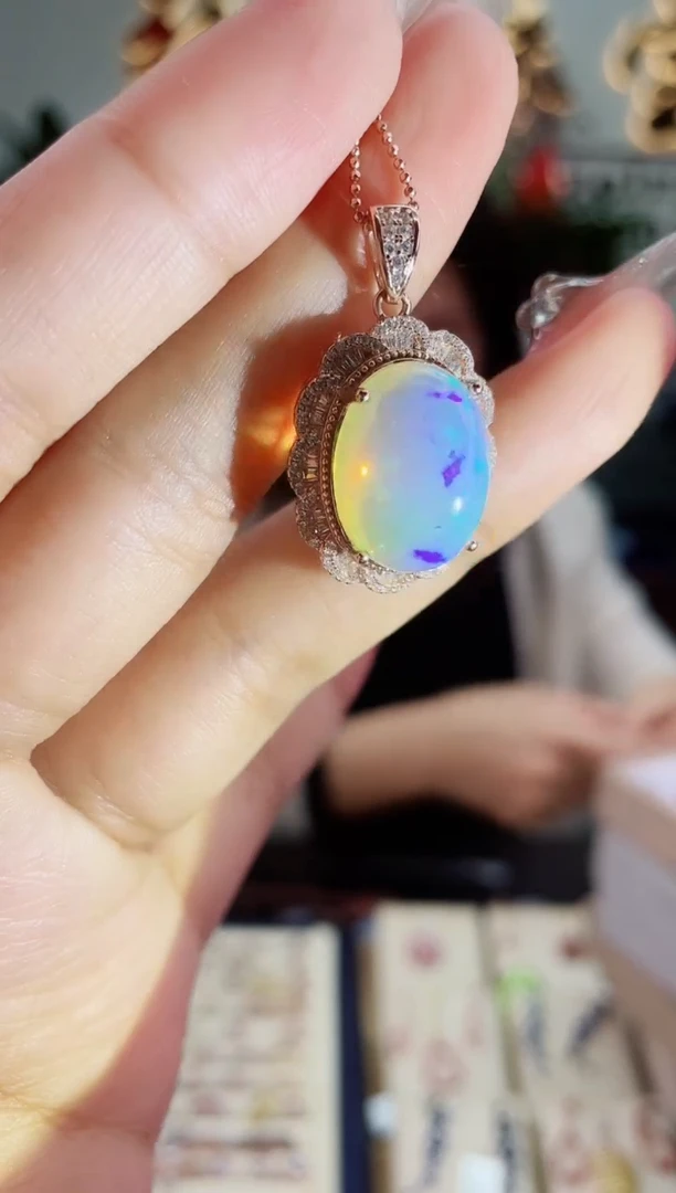 【闪购商品】欧泊颈饰银S925镶嵌吊坠