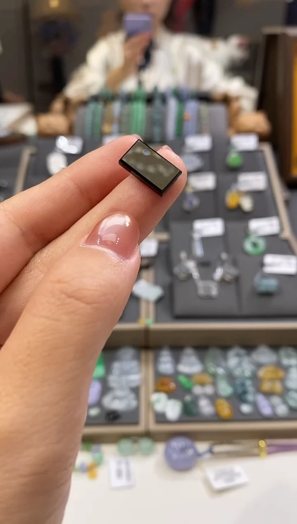 颈饰未镶嵌翡翠马鞍