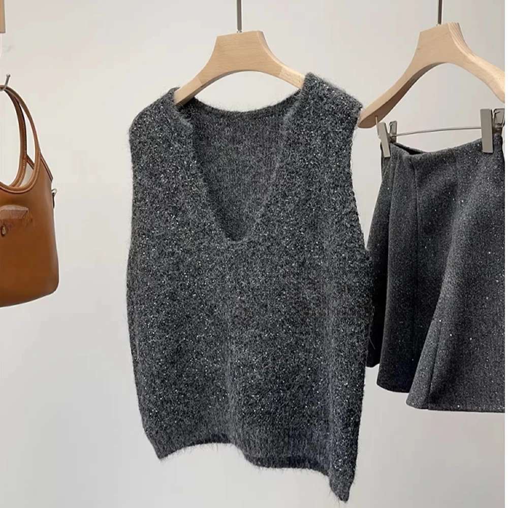 亮闪闪设计感v领红色针织马甲女春秋季新款无袖毛衣叠穿坎肩上衣