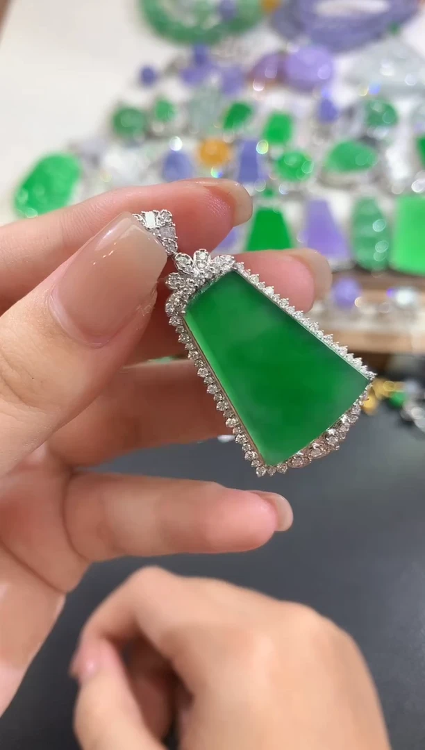 吊坠(不含链)18K金镶嵌翡翠55-吊坠