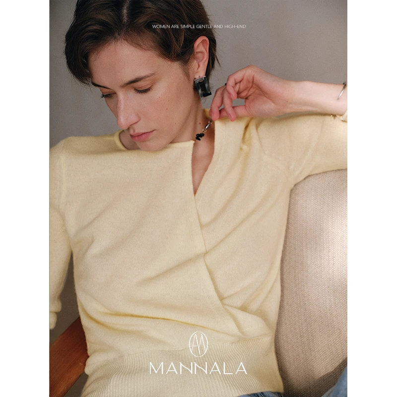 MANNALA丨“香如玉”气质雅致美丽奴羊毛黑玛瑙云朵感毛衣Q4172