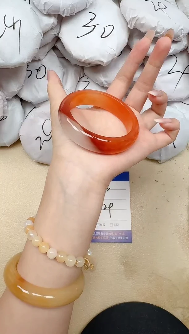 未镶嵌手镯石英质玉3/57