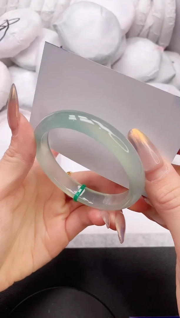 【闪购商品】石英质玉手镯未镶嵌18L92-58