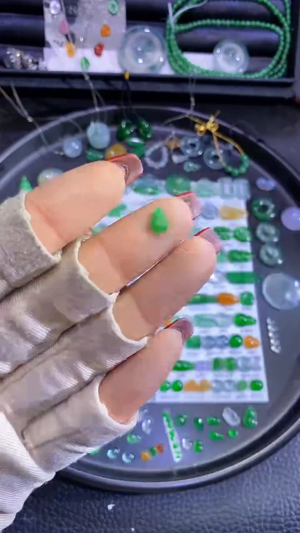 未镶嵌挂件翡翠葫芦